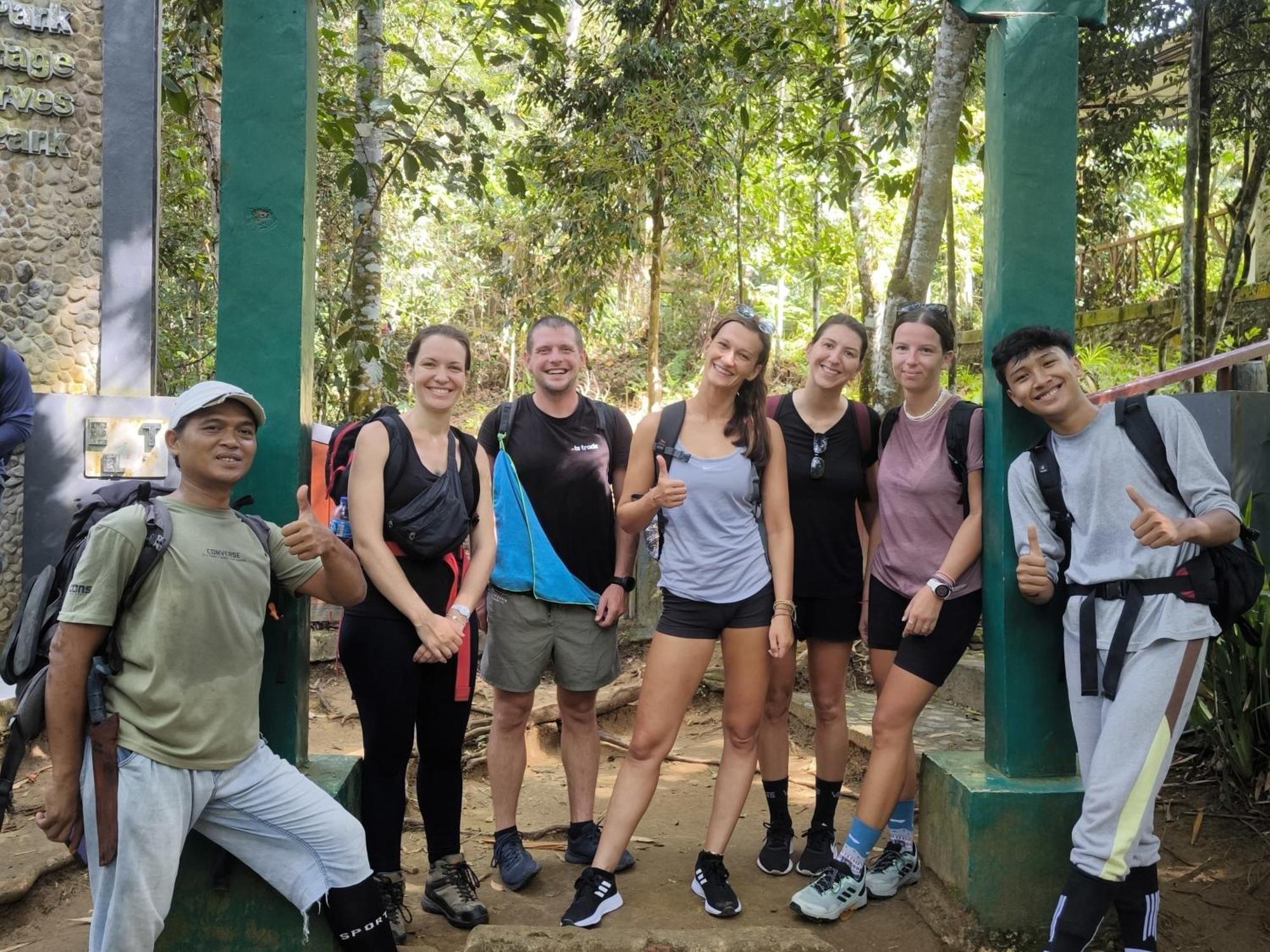 Sama Sama Homestay & Trekking Only Stay Here Book Trekking And Transport With Us Bukit Lawang Eksteriør billede