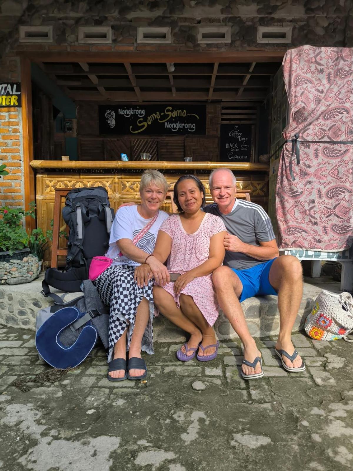 Sama Sama Homestay & Trekking Only Stay Here Book Trekking And Transport With Us Bukit Lawang Eksteriør billede