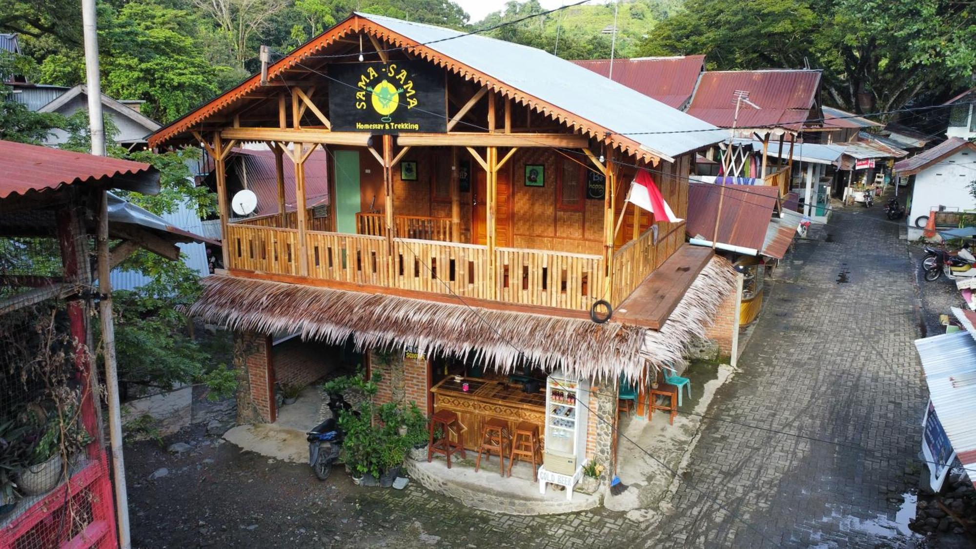 Sama Sama Homestay & Trekking Only Stay Here Book Trekking And Transport With Us Bukit Lawang Eksteriør billede