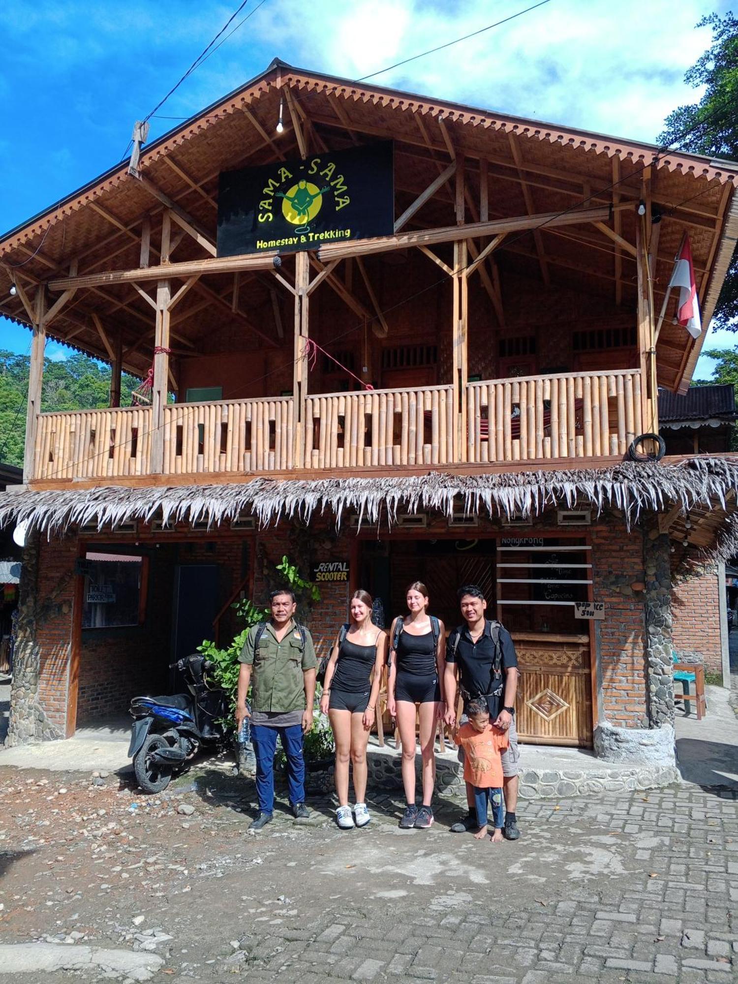 Sama Sama Homestay & Trekking Only Stay Here Book Trekking And Transport With Us Bukit Lawang Eksteriør billede