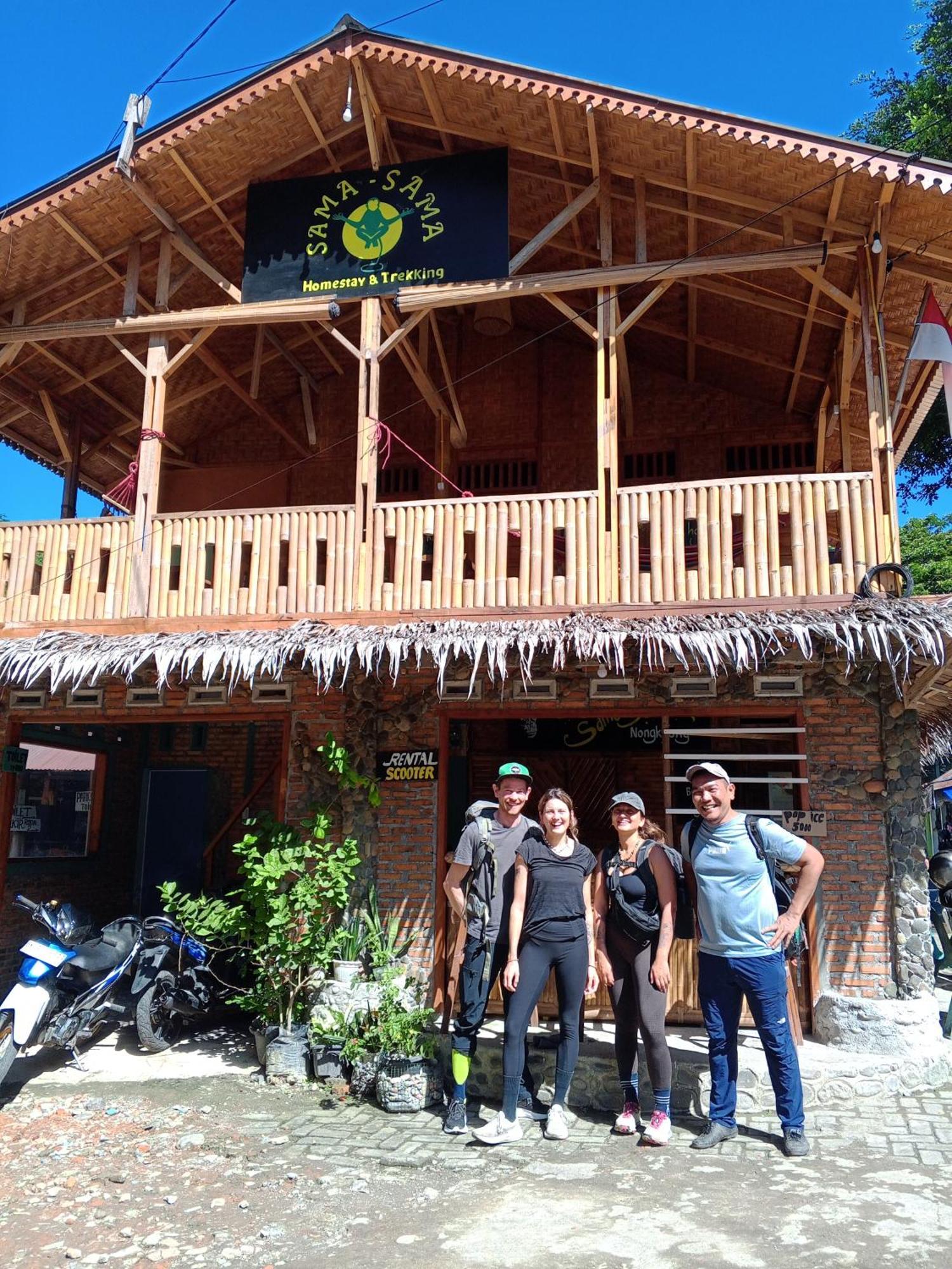 Sama Sama Homestay & Trekking Only Stay Here Book Trekking And Transport With Us Bukit Lawang Eksteriør billede