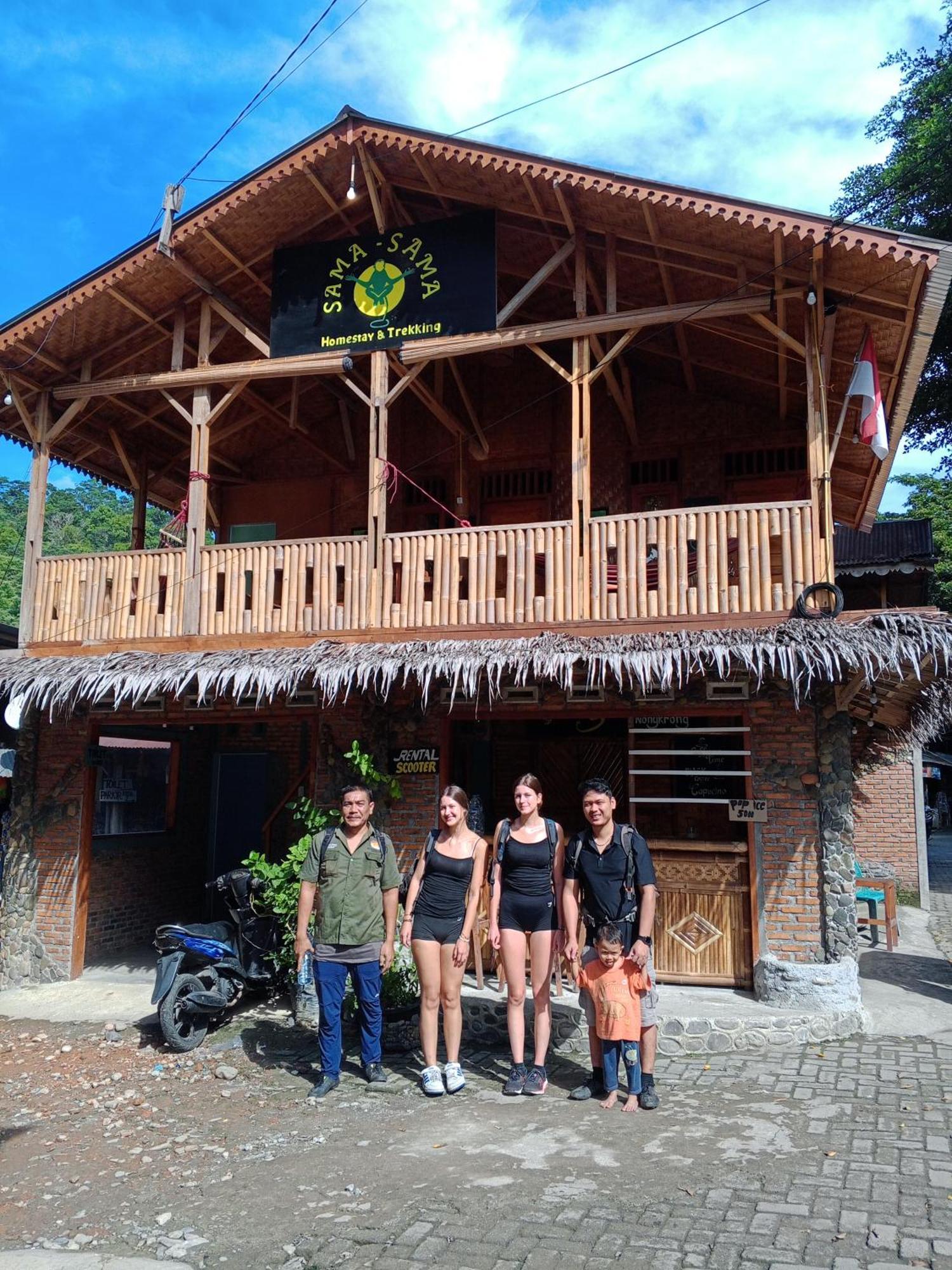 Sama Sama Homestay & Trekking Only Stay Here Book Trekking And Transport With Us Bukit Lawang Eksteriør billede